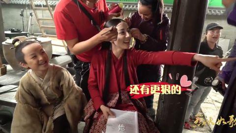 看热闹的吃瓜群众花絮,围观现场笑料百出